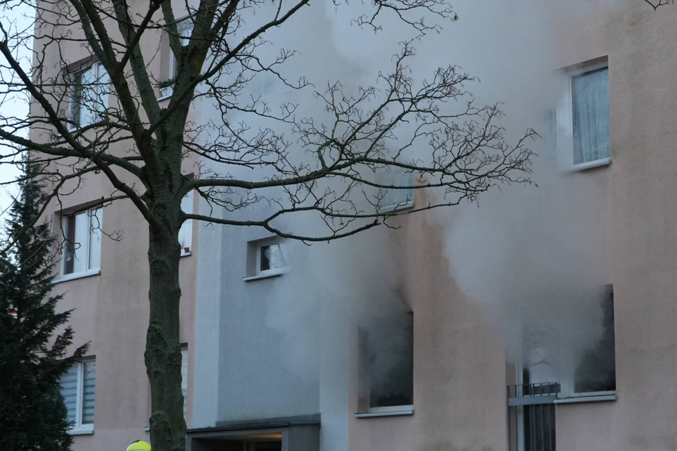 Leipzig: Wohnung im Leipziger Osten fackelt ab: Polizei ermittelt gegen Mieter (25)