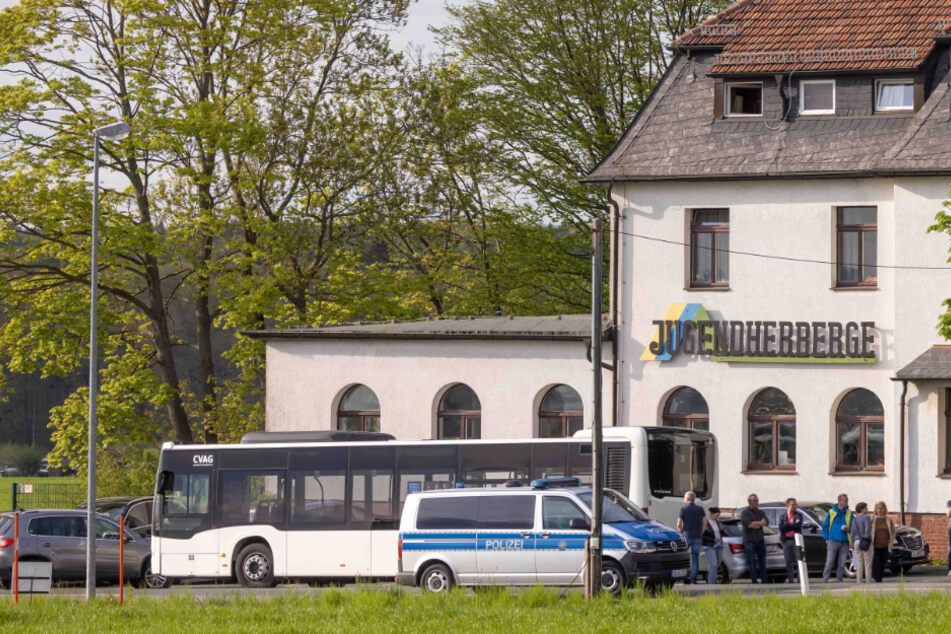 Chemnitz: Chemnitz: Zoff zwischen Rathaus und Helfern um Flüchtlinge in der Jugendherberge eskaliert