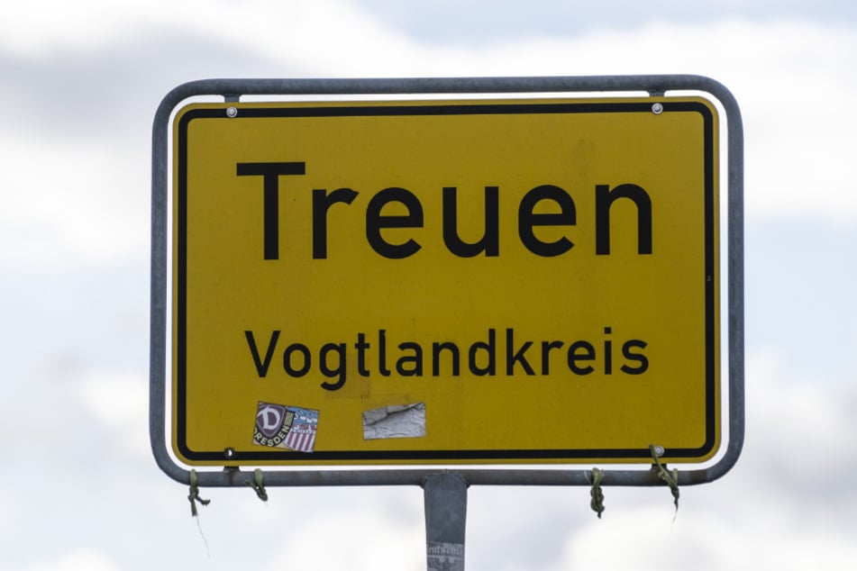 Im vogtländischen Treuen soll ein damals 13-jähriges Mädchen durch seine Eltern heimlich Medikamente verabreicht bekommen haben.