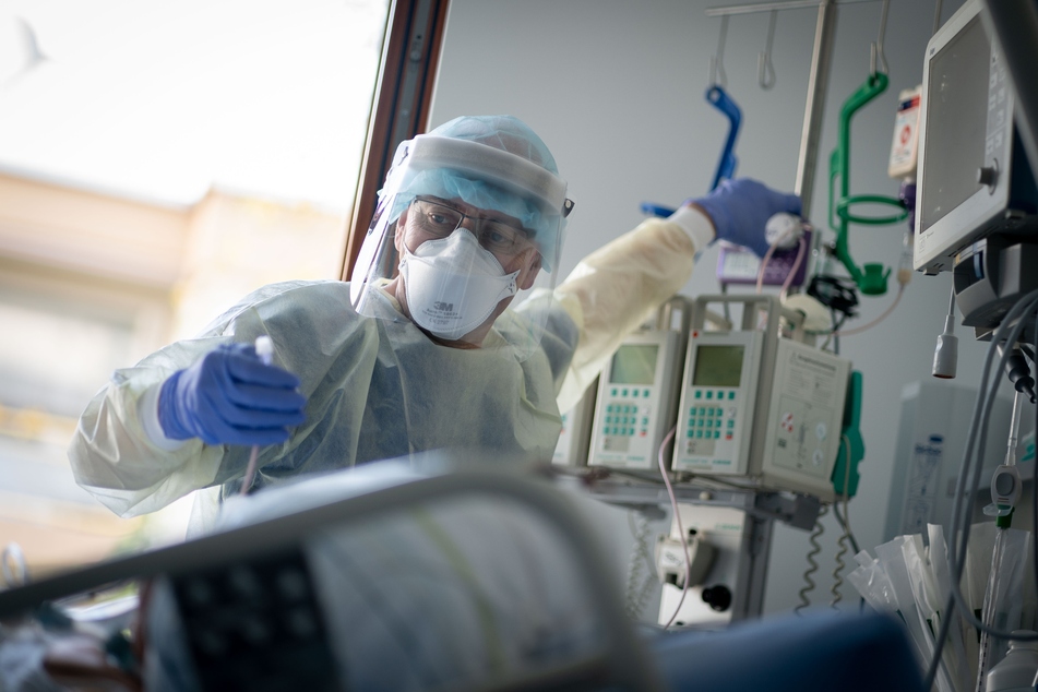 Ärzte haben sich im Kampf gegen die Corona-Pandemie gegen eine Fokussierung auf die Krankenhausbelegung ausgesprochen. (Symbolbild)